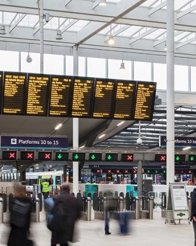 WCCTV Redeployable Camera at London Station Platform - Thumbnail